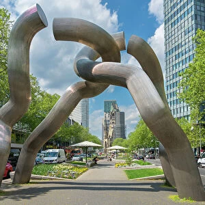 Berlin statue created by Brigitte Matschinsky-Denninghoff and Martin Matschinsky, Tauentzienstrasse, Berlin, Germany