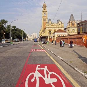 Brazil, State of Sao Paulo, City of Sao Paulo, View of the Luz Station and Bicycle