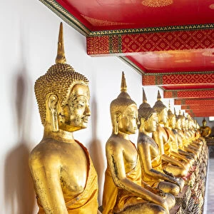 Buddha statues in Wat Pho (Temple of the Reclining Buddha), Bangkok, Thailand