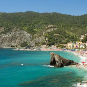 Busy beach in summer, Monterosso al Mare, Cinque Terre, Liguria, Italy