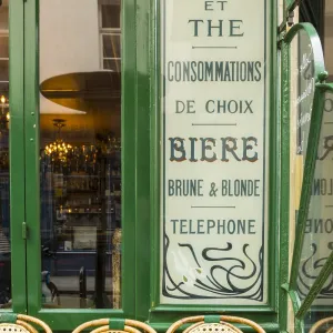 Cafe in the Marais dsitrict, Paris, France