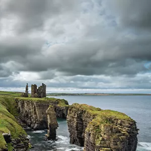 Castle Sinclair Girnigoe perched on a dramatic cliff top outcrop near Wick in North East Scotland. Autumn (September) 2022