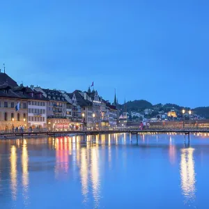 Chapel Bridge and Reuss River at dusk, Lucerne, Switzerland Chapel Bridge and Reuss River at dusk, Lucerne, Switzerland