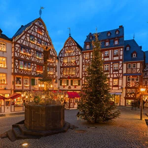 Christmas market at Bernkastel-Kues, Rhineland-Palatinate, Germany
