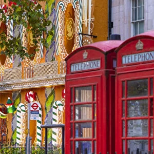 Chritsmas decorations on Annabels, Berkeley Square, Mayfair, London, England, UK