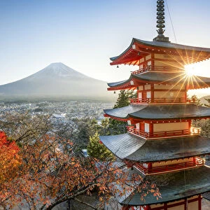 Chureito Pagoda with Mount Fuji during autumn season, Fujiyoshida, Yamanashi prefecture