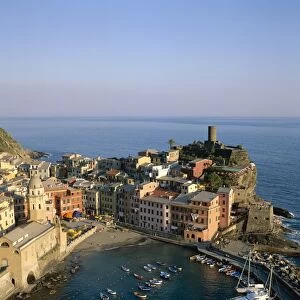Cinque Terre / Coastal View & Village, Vernazza, Liguria, Italy