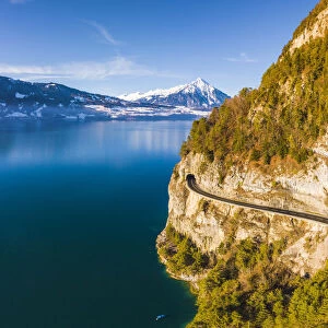 Coastal road on Lake Thun, Berner Oberland, canton of Bern, Switzerland