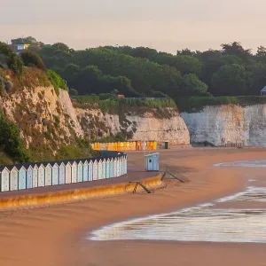 Colourful Beach Huts Print of Broadstairs Stone Bay Shoreline Colourful Beach Huts Print of Broadstairs Stone Bay Shoreline
