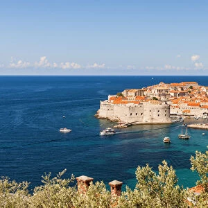 Croatia, Dubrovnik, View over the old town and harbour