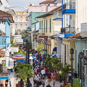 Cuba, Sancti Spiritus, Sancti Spiritus, Calle Independencia Sur - pedestrian shopping