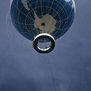 The Die Welt observation balloon on Kniederkircherstrasse, Potsdamer Platz
