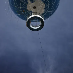 The Die Welt observation balloon on Kniederkircherstrasse, Potsdamer Platz