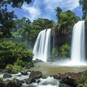 Dos Hermanos Waterfalls, Iguazu Falls, Argentina, South America