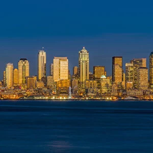 Downtown skyline at dusk, Seattle, Washington, USA