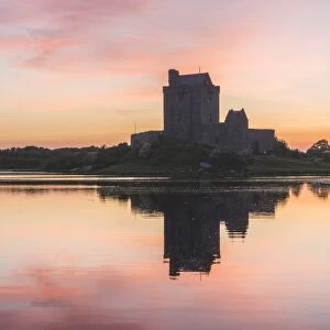 Dunguaire Castle, County Galway, Connacht province, Republic of Ireland, Europe