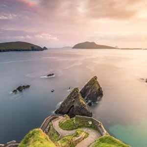 Dunquin pier (Dun Chaoin), Dingle peninsula, County Kerry, Munster province, Ireland