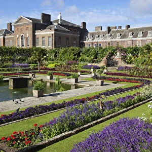 England, London, Kensington, Kensington Gardens, Kensington Palace, The Sunken Garden