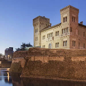 Europe, Italy, Veneto, Treviso. The Roman Castle and Sile river at dawn