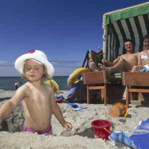 Family on the beach of Heiligenhafen, Kieler Bucht, Schleswig-Holstein, Germany