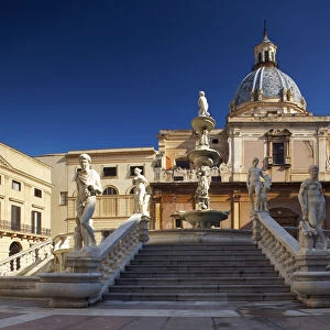 Fontana Pretoria, Piazza Pretoria, Palermo, Sicily, Italy