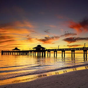 Fort Myers Pier at Sunset, Fort Myers, Florida, USA