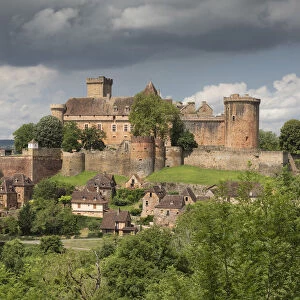 France, Lot, Castelnau-Bretenoux, the medieval fortified castle and village