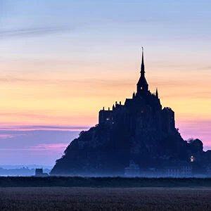 France, Normandy (Normandie), Manche department, Le Mont-Saint-Miichel at sunrise
