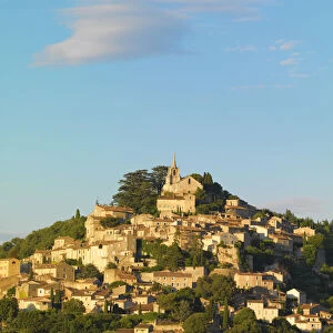 France, Provence, Bonnieux, Hilltop village