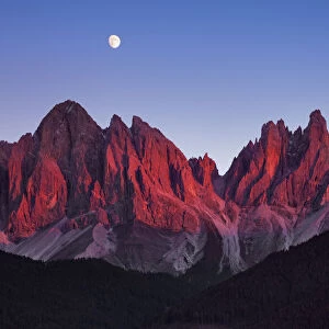Geisler Peaks with full moon - Italy, Trentino-Alto Adige, South Tyrol