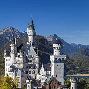 Germany, Bavaria, Hohenschwangau, Schloss Neuschwanstein castle, elevated view, fall