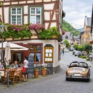 Germany, Rhineland Palatinate, Bacharach, Altes Haus Wein Haus and classic Volkswagen