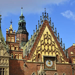 The gothic Old Town Hall (Stary Ratusz) at the Rynek (Market Square)