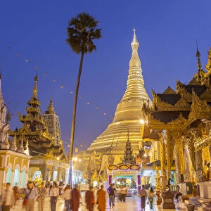 The great golden stupa, Shwedagon Paya (Shwe Dagon Pagoda), Yangon (Rangoon), Myanmar