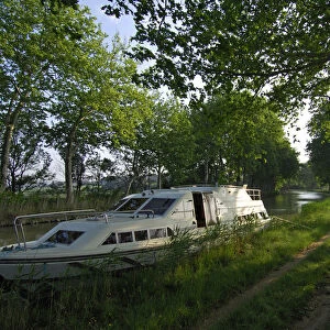 House boat, Canal du Midi, Midi, France