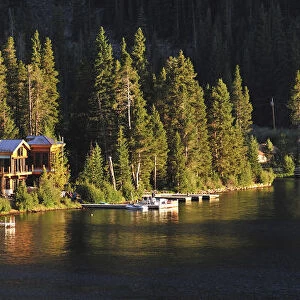 Houses along the edge of Grand Lake, Lake Granby in the Rocky Mountain National Park