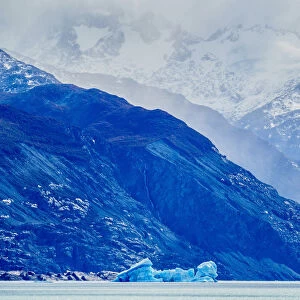 Iceberg on Lake Argentino, Los Glaciares National Park, Santa Cruz Province, Patagonia