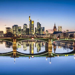Ignatz-Bubis-bridge with Frankfurt am Main skyline in the background, Hesse, Germany