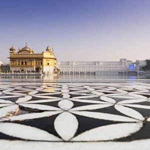 India, Punjab, Amritsar, The Golden Temple - the holiest shrine of Sikhism - at dawn