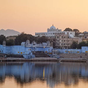 India, Rajasthan, Pushkar, Pushkar Lake and bathing ghats