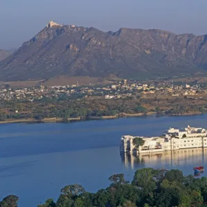 India, Udaipur, Lake Pichola