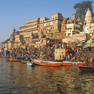 India, Uttar Pradesh, Varanasi, Dashashwamedh Ghat - The main ghat on the Ganges River