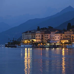 Italy, Lombardy, Lakes Region, Lake Como, Bellagio, town view, evening