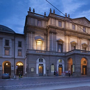 Italy, Lombardy, Milan, Teatro alla Scala, La Scala Opera House, evening