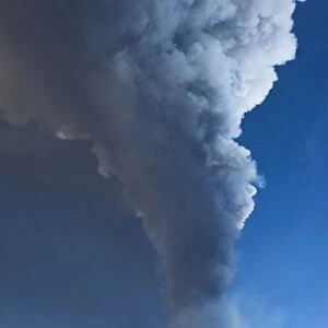 Italy, Sicily, Etna, 4th paroxysm of 2012, a huge cloud of ash rises into the sky while