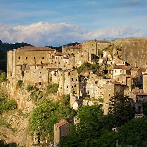 Italy, Tuscany, Sorano town, Tuff rock