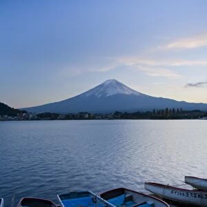 Japan, Honshu Island, Kawaguchi Ko Lake, Mt. Fuji and boats