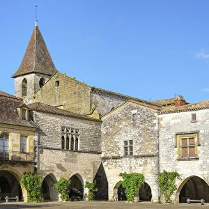 La place des Corniares town square of French bastide town of Monpazier, Dordogne