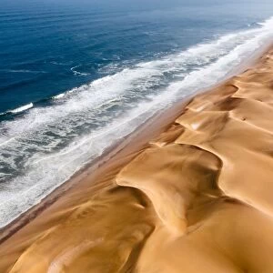 Langewand, Aerial view of where the Atlantic Ocean meets the sea of dunes in Western