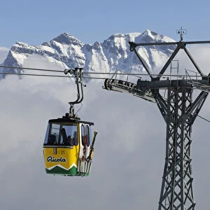 Maennlichen Gondola lift, Wetterhorn, Grindelwald, Bernese Oberland, Switzerland